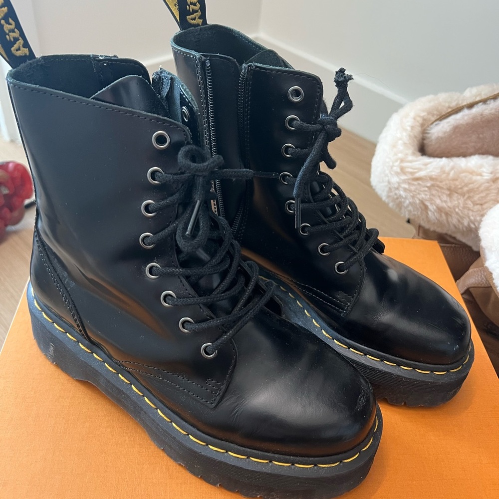 Dr martins Molly combat boots
